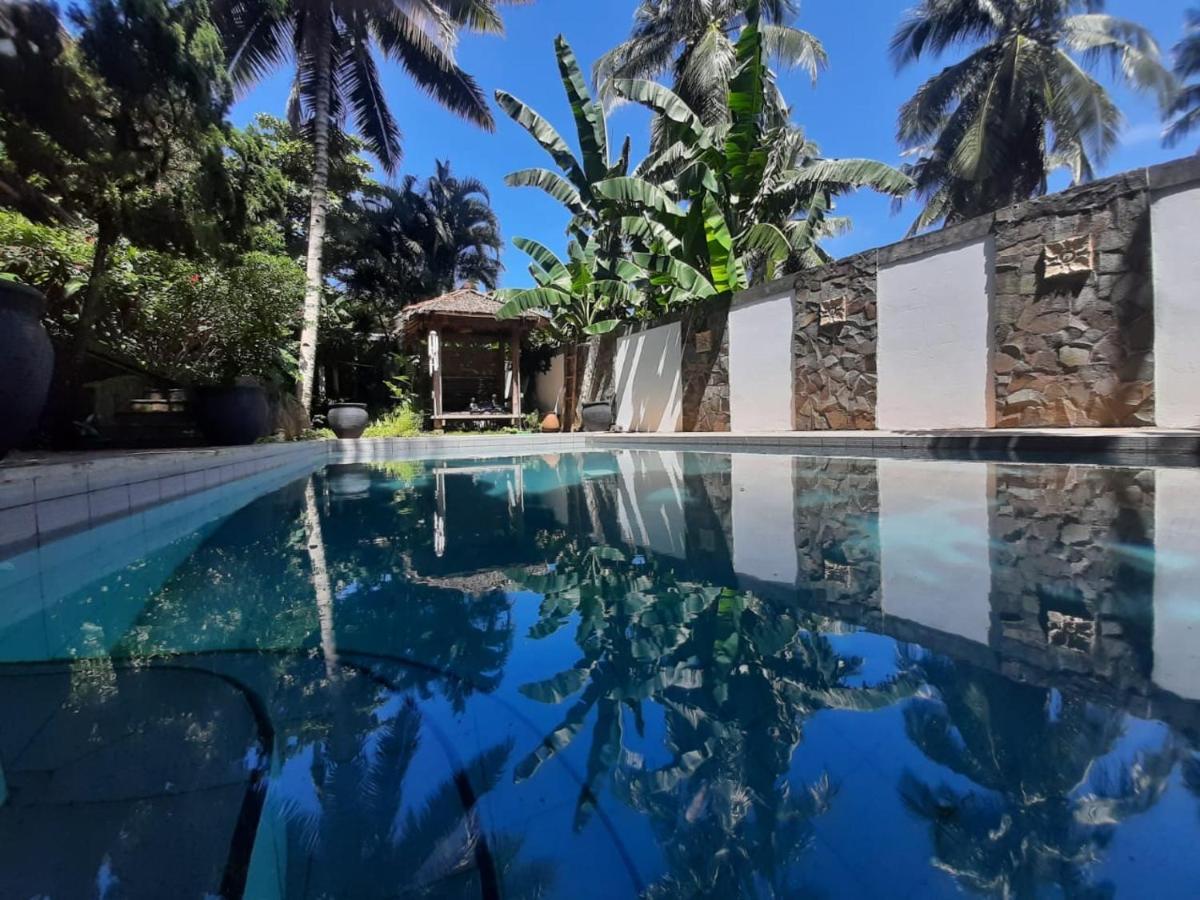 Guesthouse The 4 Fish Manado Exterior photo