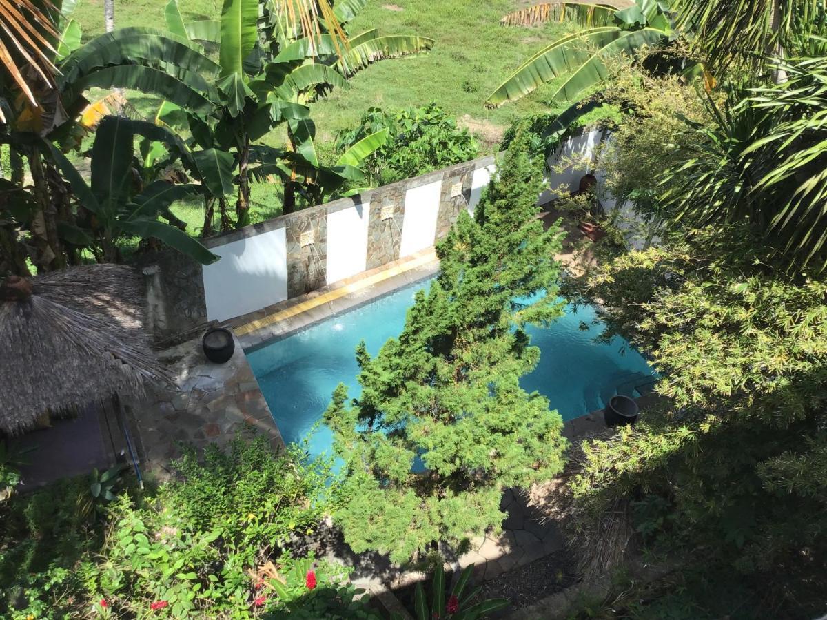 Guesthouse The 4 Fish Manado Exterior photo