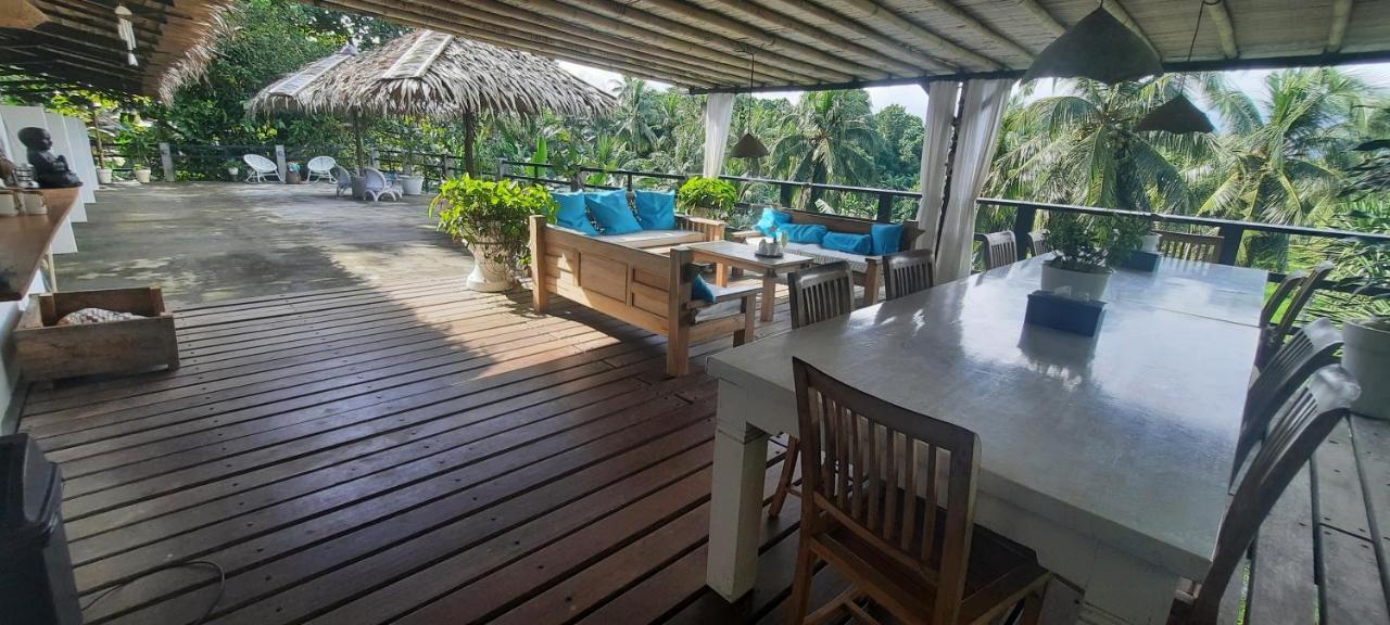 Guesthouse The 4 Fish Manado Exterior photo