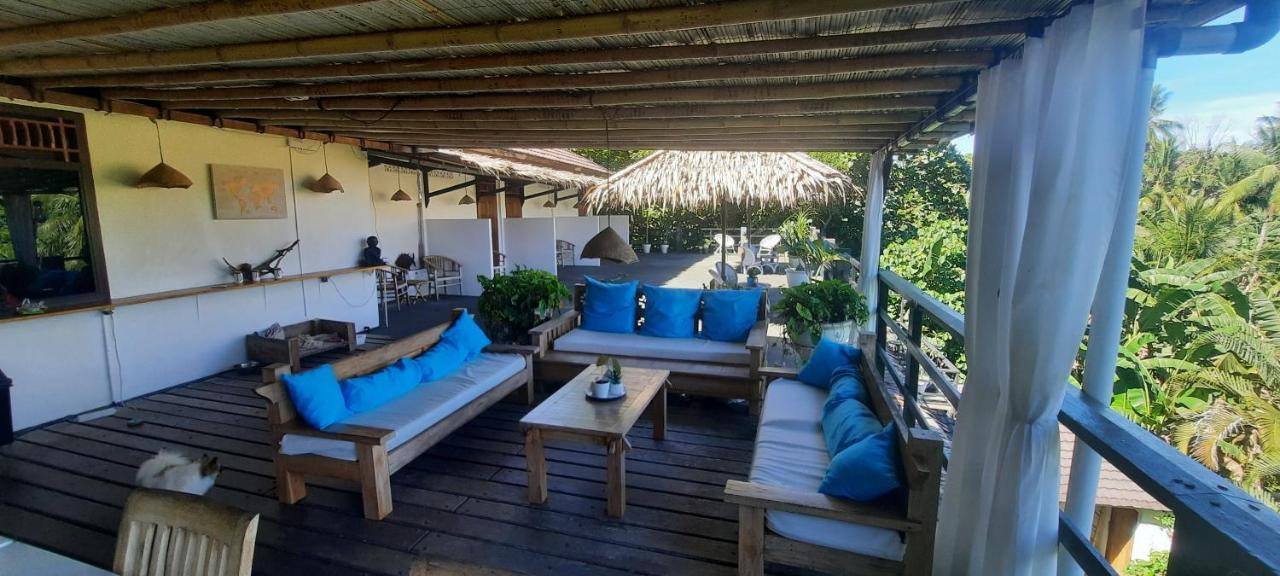 Guesthouse The 4 Fish Manado Exterior photo