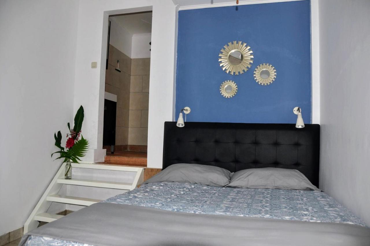 Guesthouse The 4 Fish Manado Exterior photo